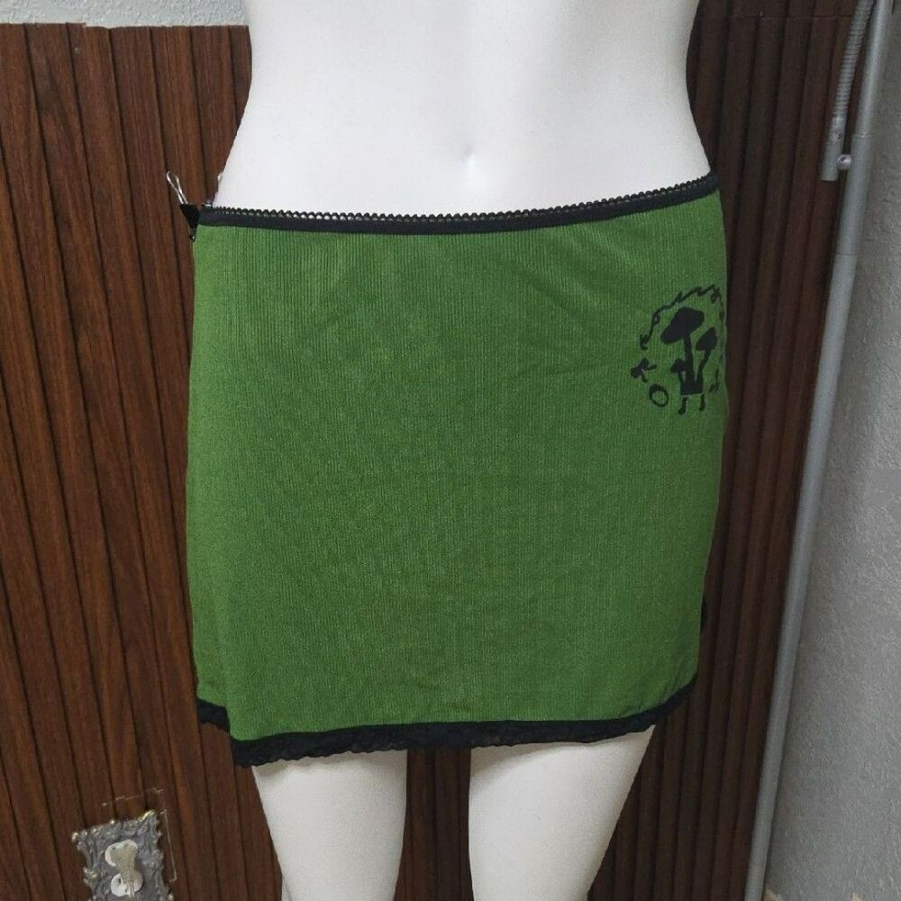Chic Green Mini Skirt with Black Accents Xlarge